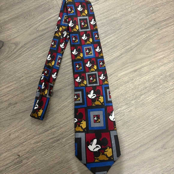 Vintage 90s Disney Mickey Unlimited Men's Mickey Mouse Tie - Picture 5 of 5